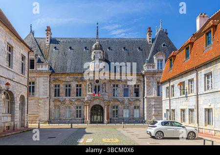 Gebäude des Berufungsgerichts von Besancon in der Altstadt von Besancon, La boucle de Besancon Altstadt Altstadt mit mittelalterlichem bui Stockfoto