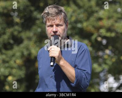 Der deutsche Politiker Robert Habeck von der Partei Buendnis 90 die Gruenen bei einer Wahlkampagne in Magdeburg am 3. September 2021 Stockfoto