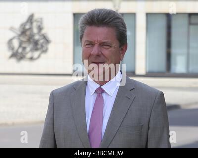 Dr. Lutz Truemper (nicht-Partei) Oberbürgermeister der Landeshauptstadt Magdeburg empfängt die Nachkommen der Gründungsmitglieder anlässlich des 110. A Stockfoto