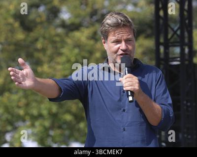 Der deutsche Politiker Robert Habeck von der Partei Buendnis 90 die Gruenen bei einer Wahlkampagne in Magdeburg am 3. September 2021 Stockfoto