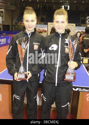 Die polnischen Tischtennisspieler Natalia Partyka und Katarzyna Grzybowska German Open 2014 Magdeburg, die polnischen Tischtennisspieler Natalia Partyka und Katar Stockfoto