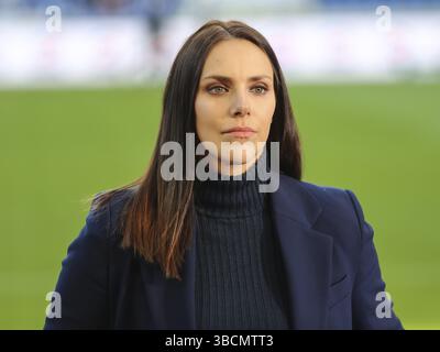 TV-Sportmoderatorin Esther Sedlaczek DFB 3. Liga Fußball Saison 2021-22 MDCC Arena in Magdeburg, TV-Sportmoderatorin Esther Sedlaczek DFB 3. Liga Stockfoto