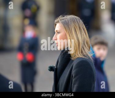 April 2021 Windsor Castle, Großbritannien. Rhiannon Mills, königlicher Korrespondent für Sky News, berichtet über den Tod von Prinz Philip, Herzog von Edinburgh. Stockfoto
