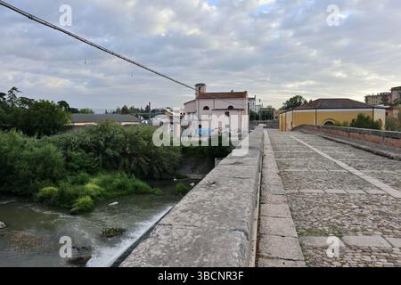 Benevento - Scorcio verso la città dal Ponte Leproso Stockfoto