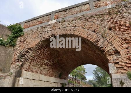 Benevento - Arcata aggiuntiva del Ponte Leproso Stockfoto