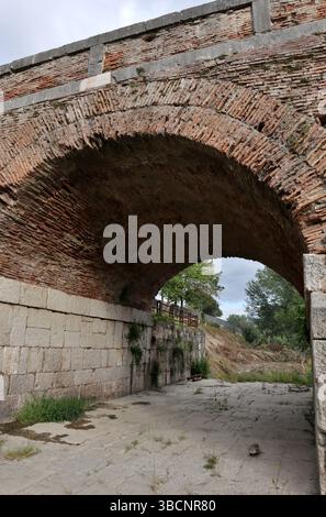Benevento - Arco settecentesco del Ponte Leproso Stockfoto
