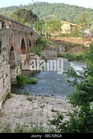 Benevento - Scorcio del Ponte Leproso da Via Mulino Pacifico Stockfoto
