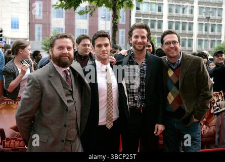 Zach Galifianakis, Justin Bartha, Bradley Cooper und Ed Helms bei der irischen Premiere von „The Hangover“ in Dublin am 8. Juni 2009 Stockfoto