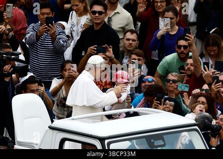 Prima udienza generale di Papa Leone XIV auf der Piazza San Pietro im Vaticano - Mercoledì 21 Maggio 2025 - Cronaca - (Foto di Cecilia Fabiano/ Credit: LaPresse/Alamy Live News Stockfoto