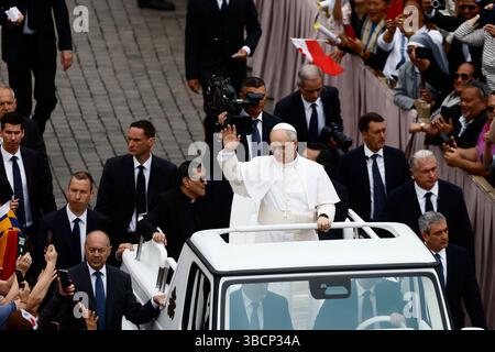 Prima udienza generale di Papa Leone XIV auf der Piazza San Pietro im Vaticano - Mercoledì 21 Maggio 2025 - Cronaca - (Foto di Cecilia Fabiano/ Credit: LaPresse/Alamy Live News Stockfoto