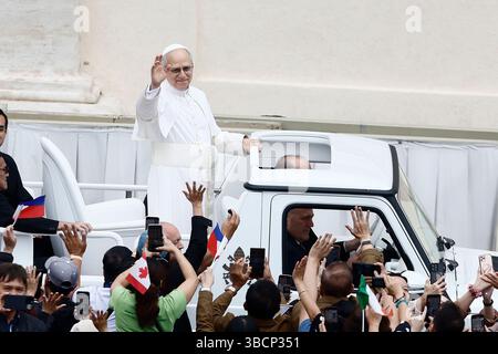 Prima udienza generale di Papa Leone XIV auf der Piazza San Pietro im Vaticano - Mercoledì 21 Maggio 2025 - Cronaca - (Foto di Cecilia Fabiano/ Credit: LaPresse/Alamy Live News Stockfoto