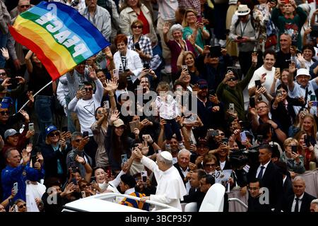 Prima udienza generale di Papa Leone XIV auf der Piazza San Pietro im Vaticano - Mercoledì 21 Maggio 2025 - Cronaca - (Foto di Cecilia Fabiano/ Credit: LaPresse/Alamy Live News Stockfoto