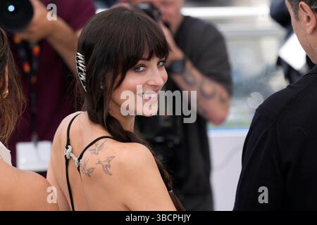 Cannes, Frankreich. Mai 2025. Dakota Johnson nimmt am Fotobesuch „Splitsville“ beim 78. Jährlichen Filmfestival in Cannes im Palais des Festivals Teil. Quelle: SOPA Images Limited/Alamy Live News Stockfoto