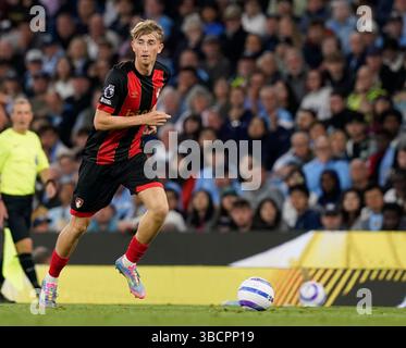 Manchester, Großbritannien. Mai 2025. Dean Huijsen aus Bournemouth während des Spiels Manchester City gegen AFC Bournemouth Premier League im Etihad Stadium, Manchester. Der Bildnachweis sollte lauten: Andrew Yates/Sportimage Credit: Sportimage Ltd/Alamy Live News Stockfoto