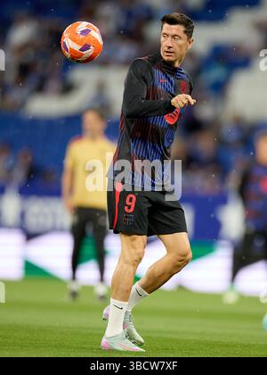 Robert Lewandowski vom FC Barcelona warmte vor dem LaLiga-Spiel zwischen dem RCD Espanyol de Barcelona und dem FC Barcelona am 15. Mai 2025 im RCDE-Stadion Stockfoto