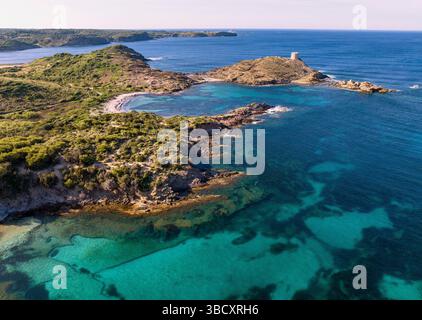 Aus der Vogelperspektive des Torre d'es Colomar entlang der Küste von Menorca nördlich von es Grau Stockfoto