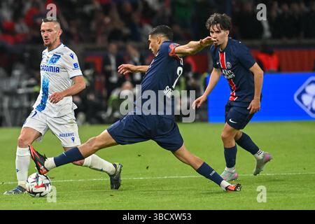 Paris, Frankreich. Mai 2025. Achraf Hakimi (D) während des Ligue-1-Spiels zwischen PSG und AJ Auxerre am 7. Mai 2025. - 17/05/2025 - France/Ile-de-France (Region)/Paris - Julien Mattia/Le Pictorium Credit: LE PICTORIUM/Alamy Live News Stockfoto