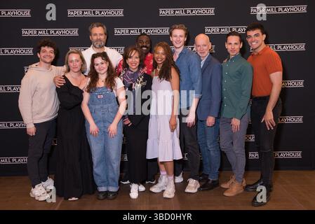 Ny. Mai 2025. Jared Goldsmith, Haven Burton, Graham Rowat, Aubrey Matalon, JoAnn M. Hunter, Kyle Parker Taylor, Hillary Fisher, Mark Doyle, Christopher Gurr, Sean Patrick Doyle, Nick Cortazzo Inside für Disney's THE LITTLE MERMAID Press Junket, New 42nd Street Studios, New York, NY, 21. Mai 2025. Quelle: Simon Lindenblatt/Everett Collection/Alamy Live News Stockfoto