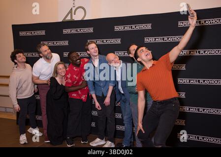 Ny. Mai 2025. Jared Goldsmith, Graham Rowat, Haven Burton, Kyle Parker Taylor, Mark Doyle, Christopher Gurr, Sean Patrick Doyle, Nick Cortazzo Inside für Disney's THE LITTLE MERMAID Press Junket, New 42nd Street Studios, New York, NY, 21. Mai 2025. Quelle: Simon Lindenblatt/Everett Collection/Alamy Live News Stockfoto