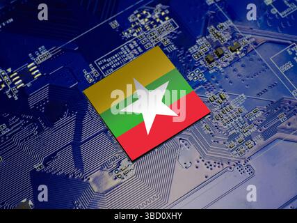 Flagge von Myanmar auf der elektronischen Leiterplatte des CPU-Chipsatzes Stockfoto