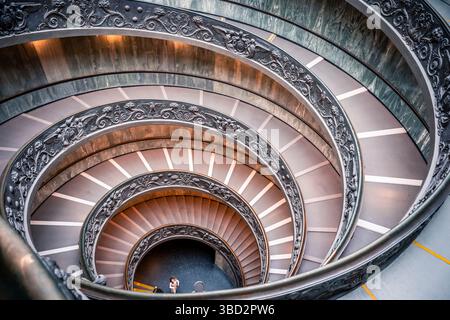 Die Bramante-Treppe in den Vatikanischen Museen Stockfoto
