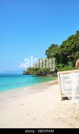 Wunderschöner tropischer Strand auf den Philippinen. Stockfoto