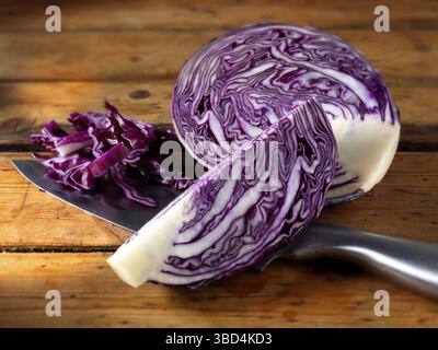 Frisch geschnittene Rotkraut Stockfoto