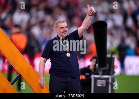 Tottenham Hotspur-Cheftrainer Ange Postecoglou feierte den Sieg beim UEFA Europa League-Finale 2025 zwischen Tottenham Hotspur und Manch Stockfoto