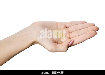 Feuchtigkeitsspendendes Gel auf der Handfläche der weiblichen Hand isoliert auf weißem Hintergrund. Haut-, Haar- und Körperpflegekonzept Stockfoto