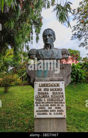 Funchal, Portugal – 10. Juni 2024: Büste von Simon Bolivar im Stadtgarten in Funchal, Hauptstadt der Insel Madeira Stockfoto