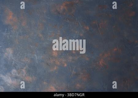 Abstrakter rostiger, blassblau-oranger Hintergrund Stockfoto