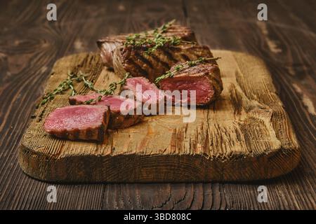 Gegrilltes Rindfleisch mit Tri-Tip-Lendensteak, mittelseltener Braten Stockfoto