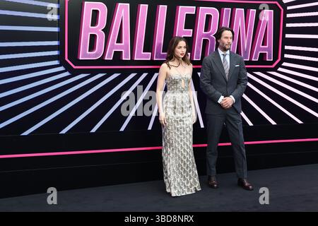 ANA de Armas und Keanu Reeves Stockfoto