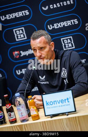 Brügge, Belgien. Mai 2025. Nicky Hayen, Cheftrainer des Clubs, wurde während einer Pressekonferenz des belgischen Fußballclubs Brugge KV am Freitag, den 23. Mai 2025, in Brügge über sein Spiel am Sonntag gegen den Royal Antwerp FC vorgestellt. BELGA FOTO KURT DESPLENTER Credit: Belga Nachrichtenagentur/Alamy Live News Stockfoto