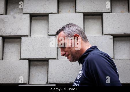 Brügge, Belgien. Mai 2025. Nicky Hayen, Cheftrainer des Clubs, wurde während einer Pressekonferenz des belgischen Fußballclubs Brugge KV am Freitag, den 23. Mai 2025, in Brügge über sein Spiel am Sonntag gegen den Royal Antwerp FC vorgestellt. BELGA FOTO KURT DESPLENTER Credit: Belga Nachrichtenagentur/Alamy Live News Stockfoto