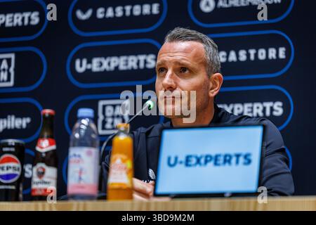 Brügge, Belgien. Mai 2025. Nicky Hayen, Cheftrainer des Clubs, wurde während einer Pressekonferenz des belgischen Fußballclubs Brugge KV am Freitag, den 23. Mai 2025, in Brügge über sein Spiel am Sonntag gegen den Royal Antwerp FC vorgestellt. BELGA FOTO KURT DESPLENTER Credit: Belga Nachrichtenagentur/Alamy Live News Stockfoto