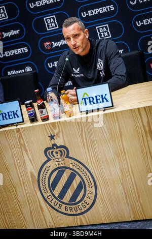 Brügge, Belgien. Mai 2025. Nicky Hayen, Cheftrainer des Clubs, wurde während einer Pressekonferenz des belgischen Fußballclubs Brugge KV am Freitag, den 23. Mai 2025, in Brügge über sein Spiel am Sonntag gegen den Royal Antwerp FC vorgestellt. BELGA FOTO KURT DESPLENTER Credit: Belga Nachrichtenagentur/Alamy Live News Stockfoto
