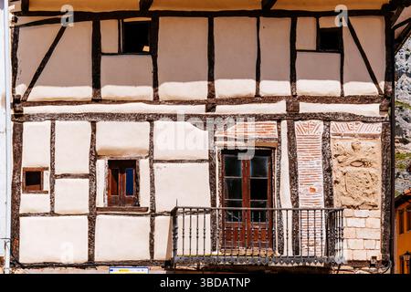 Hausfassade mit Fachwerk. Pancorbo, Burgos, Castilla y Leon, Spanien, Europa Stockfoto