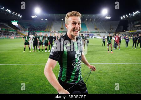 Brügge, Belgien. Mai 2025. Cercle's Thibo Somers feiert nach dem Sieg eines Fußballspiels zwischen Cercle Brugge und Patro Eisden Maasmechelen am Freitag, den 23. Mai 2025 in Brügge, dem zweiten Leg des Abstiegs Play-offs Finals der belgischen Meisterschaft „Jupiler Pro League“ 2024-2025. Der Gewinner des Treffens qualifiziert sich für das Spiel in der ersten Division. BELGA FOTO KURT DESPLENTER Credit: Belga Nachrichtenagentur/Alamy Live News Stockfoto
