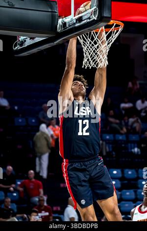 ISTANBUL, TÜRKEI - 07. JULI 2024: FIBA U17 Basketball World Cup - Turkiye 2024, Gruppenspiel zwischen Guinea und den USA im Sinan erdem Dome., Istanbul Stockfoto