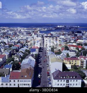 Reykjavik, Blick auf die Kathedrale in der Altstadt mit Hafen, Island, Reykjavik vom Turm von Hallgrimskirkja Reykjavik Blick auf die Kathedrale Stockfoto
