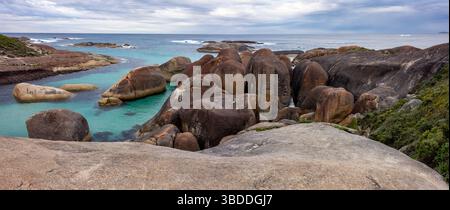 Panorama der Elephant Cove mit Felsen in Form von Tieren in Westaustralien in der Nähe von Dänemark Stadt. Stockfoto
