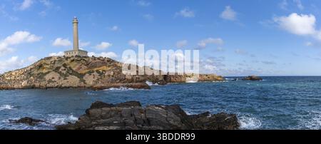 Ein Panoramablick auf den Leuchtturm von Capo Palos in Murcia im Südosten Spaniens Stockfoto