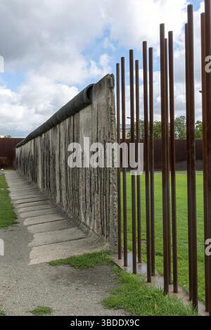 Berlin, Deutschland - 27. August 2020: Blick auf die Gedenkstätte Berliner Mauer Stockfoto
