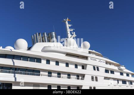 Cadiz, Spanien - 16. Januar 2021: Die Megayacht der Vereinigten Arabischen Emirate Stockfoto