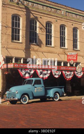 Jefferson TX - 8. Januar 2025: Historischer Jefferson General Store in der Innenstadt von Jefferson, Texas Stockfoto