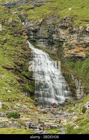 Wasserfall Cola de Caballo im Nationalpark Ordesa y Monte Perdido, Pyrenäen. Stockfoto