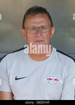 Cheftrainer Ralf Rangnick (RB Leipzig) beim Testspiel zwischen ZFC Meuselwiatz und RB Leipzig am 07/2018 Stockfoto