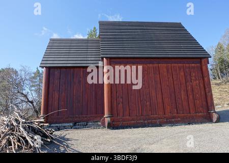 Alte Stabkirche in Norwegen, in einem Museum, auf den Vesteralen Inseln Stockfoto