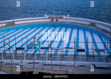 Tinnside Lido, der Art déco-Swimmingpool, wird vor der Sommersaison 2025 renoviert. Stockfoto